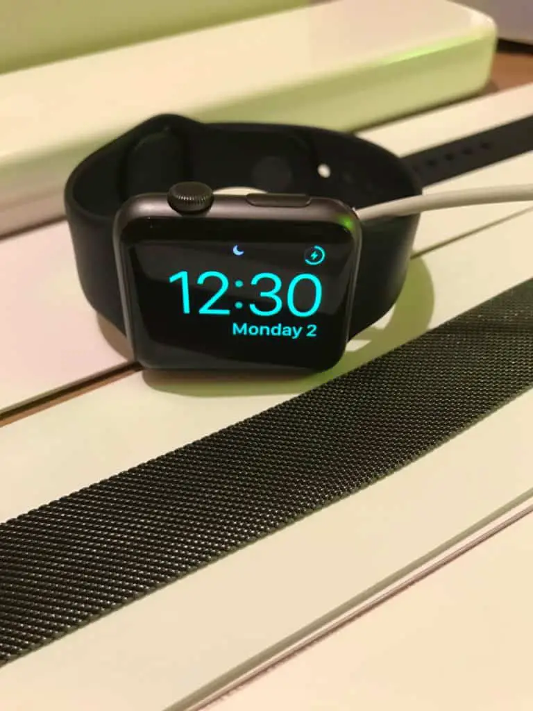 Using Apple Watch as a Night Stand Clock